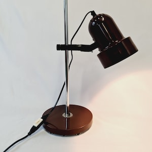 Sleek Industrial Metal Desk Lamp - Mid Century Retro Office Lighting Fixture