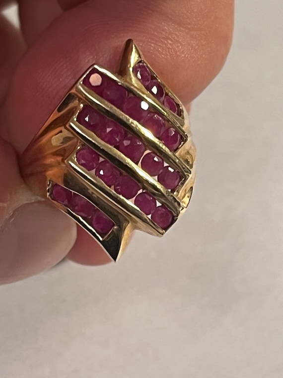 Gorgeous Women's 10K Gold Ruby Channel Ring