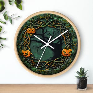 Spooky Halloween Wall Clock with Pumpkin Design, Haunted Decor for Fall, Gifting for Halloween Parties, Home Wall Art, Unique Clock