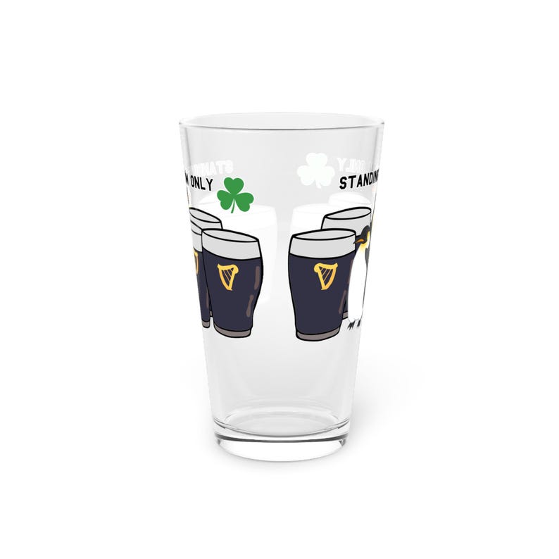 Pingwin z kuflem piwa | Kufel do piwa Guinness na Dzień Świętego Patryka zdjęcie 5