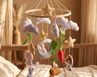 Giostrina per culla, animali del bosco in feltro fatti a mano, decorazione neutra per la cameretta, regalo ricordo per la neomamma