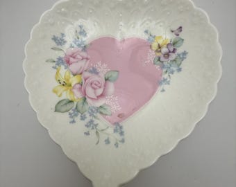 Mikasa Heart Shaped Dish 6.5"