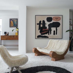 Pop Art Wand Mockup, PSD Vorlage, Anpassbarer Rahmen, Photoshop, Photopea, Canva, Stilvolles Luxus High-End Interieur Wohnzimmer