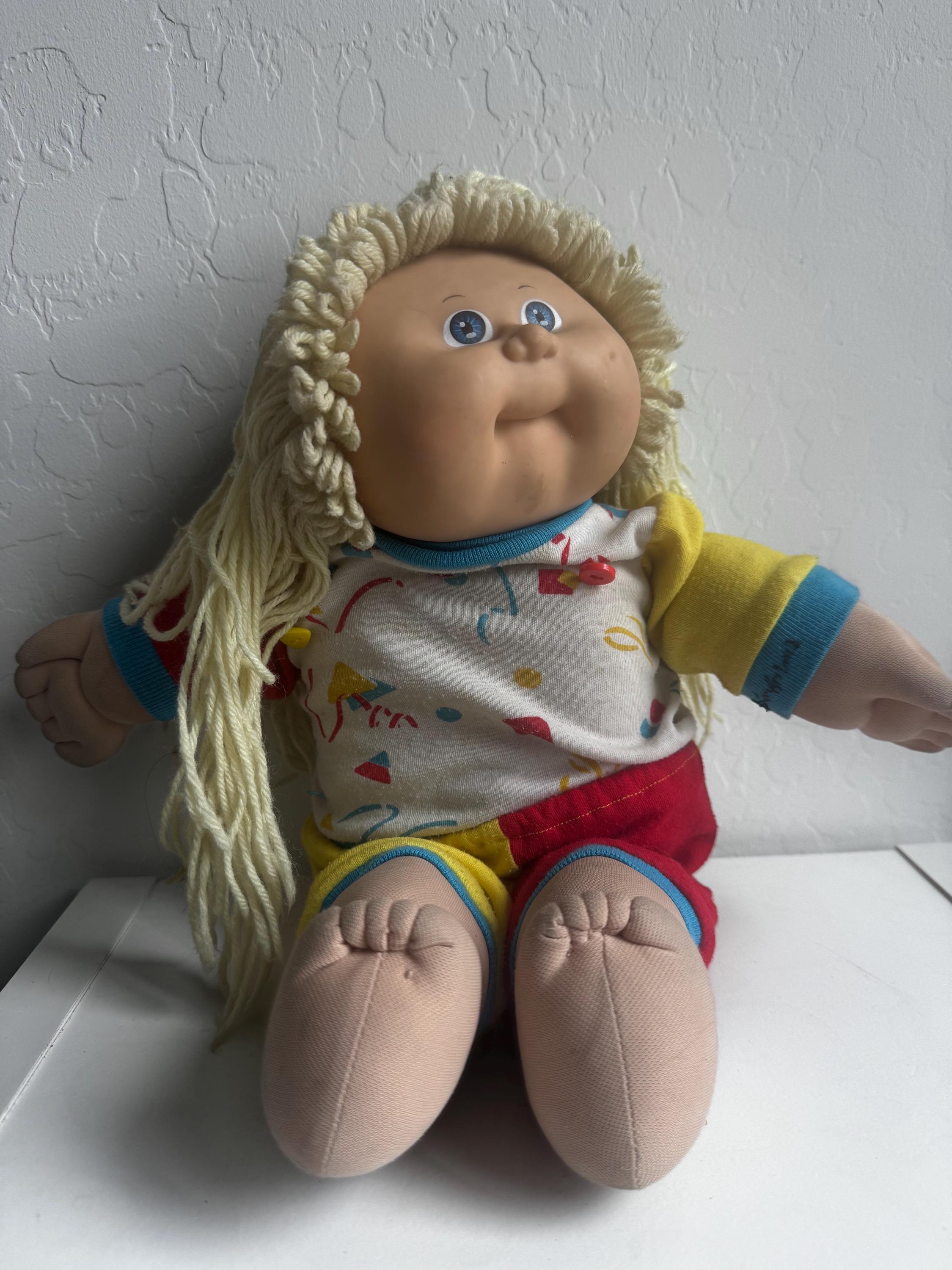 VINTAGE 1982 CABBAGE Patch Kids Boy Doll Yellow Outfit + Adoption