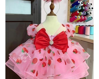Berry First Birthday Dress with puff sleeve, Personalized Girl Strawberry Clothes Set,Sweet One Baby outfit, Baby Gift,Cake Smash Photoshoot