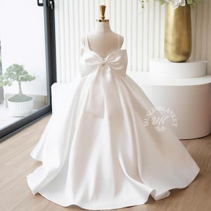 white graduation dress for toddler girl Child Matte White Graduation Cap & Gown - Preschool & Kindergarten 36 (4'3