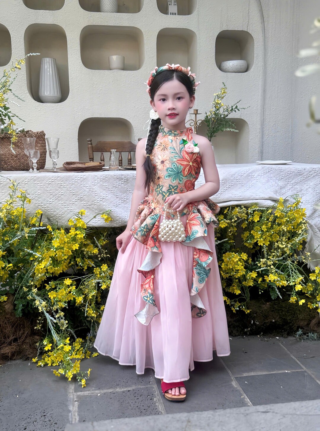 女の子の伝統的なベトナム風花柄バースデーシルクドレス、フラワー