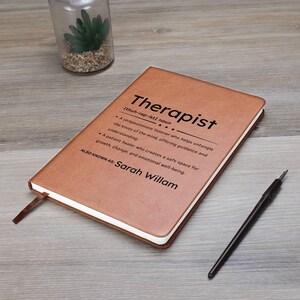 Gepersonaliseerde therapeut definitie lederen dagboek, cadeau voor nieuwe therapeut, therapeut dagboek, cadeaus counselor, bedankt therapeut kerst afbeelding 9
