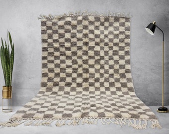 Modern Moroccan Berber Checkered Checker Area Rug in Grey and White