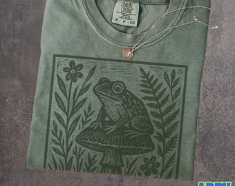 Vintage Frog Mushroom T Shirt, Retro Woodland Nature Graphic Tee, Comfort Colors Frog Shirt, Forest Linocut Wildlife Top