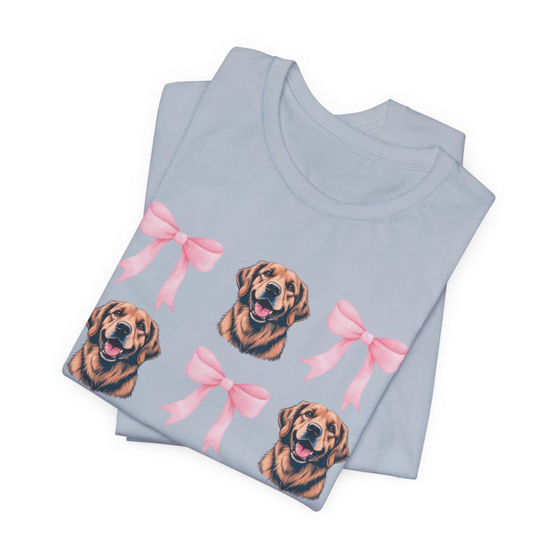 Camiseta de mamá Golden Retriever, camiseta de San Valentín para amantes de los perros, linda camiseta con gráfico de perro con lazo rosa, adorable regalo de retriever para mujeres, ropa para mamás de mascotas imagen 6