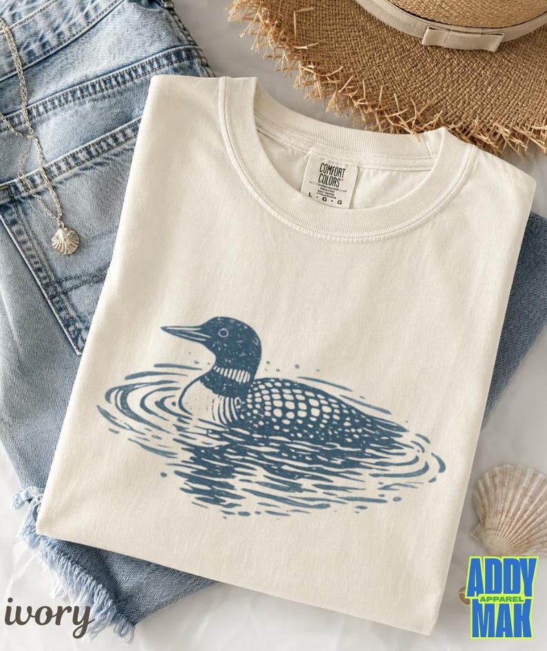 Camiseta con estampado de somormujo, camiseta con estampado de vida silvestre, camiseta con estampado de vida lacustre, regalo para amantes de la naturaleza, camiseta de colores cómodos imagen 2
