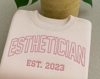 Custom Embroidered Esthetician Crewneck Sweatshirts Personalized Skincare Sweatshirt For Beauty Professionals Esthetician Gift