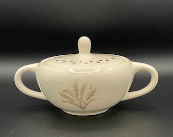 Raili Eerola for Arabia Finland - Polar Bear Figurine - Etsy