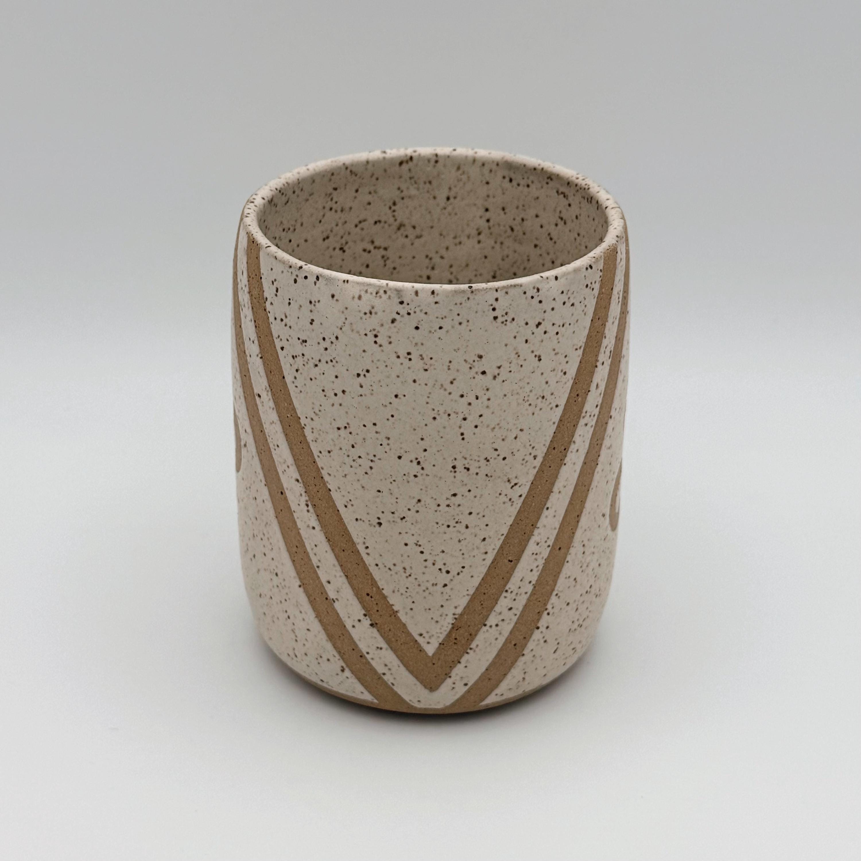 未使用・新品 手作り陶器 花瓶 白茶ストライプ 未使用・新品 手作り陶器 花瓶 白茶ストライプ 未使用・新品 手作り