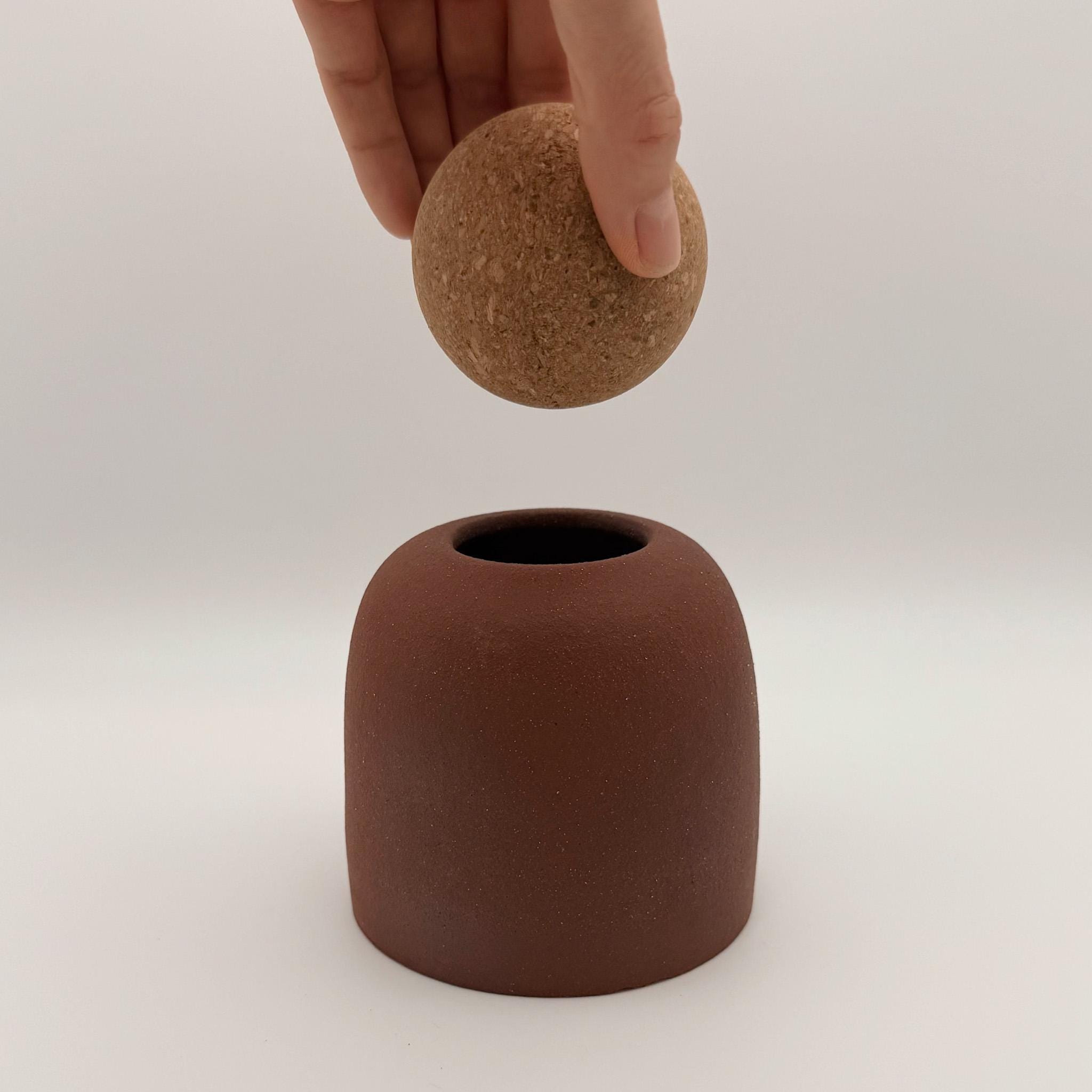 コルクボール蓋付きセラミック保存瓶、深紅バーガンディ色の手作り蓋