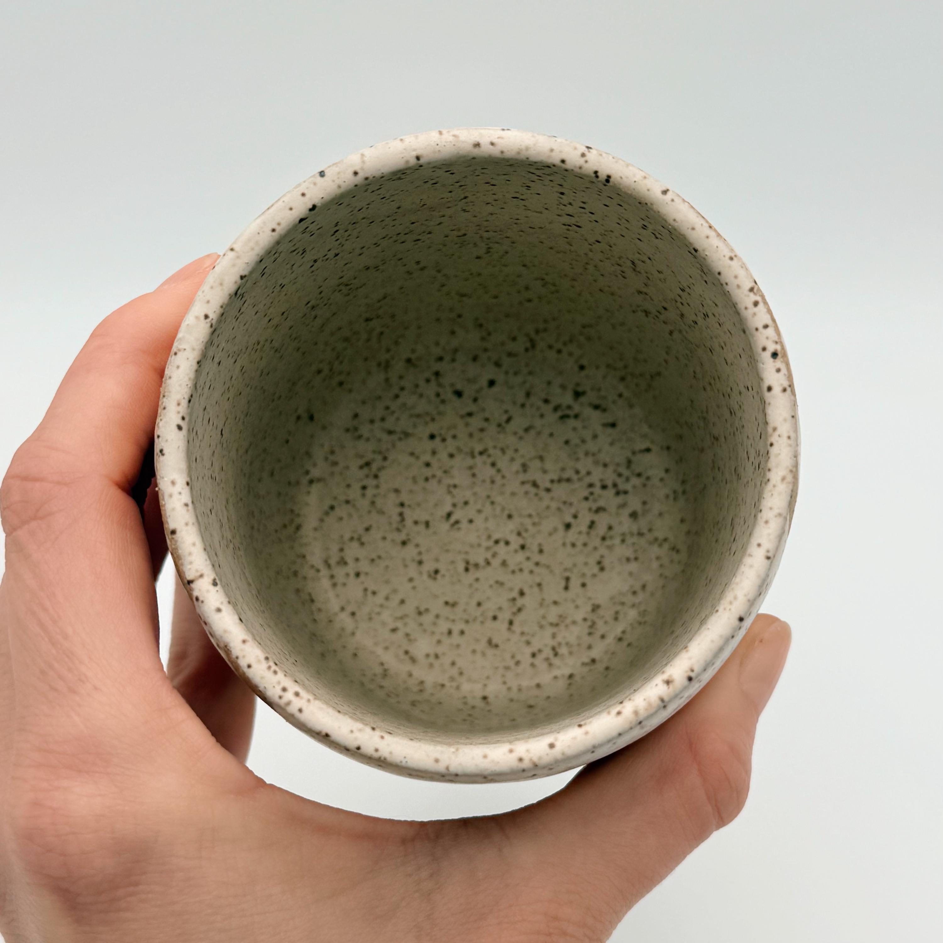 未使用・新品 手作り陶器 花瓶 白茶ストライプ 未使用・新品 手作り陶器 花瓶 白茶ストライプ 未使用・新品 手作り