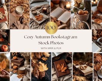 Könnte beinhalten: Eine Sammlung von 100 digitalen Stockfotos mit herbstlichen Motiven wie Büchern, Kaffeetassen, Kürbissen, Herbstlaub und Stricktextilien. Der zentrale Text lautet 100 Cozy Autumn Bookstagram Stock Photos WITH MRR & PLR.