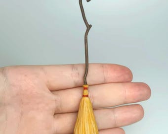 STL File - 1/12 Scale Halloween Witch’s Broom STL for Dollhouses and Miniature Projects  (commercial license)