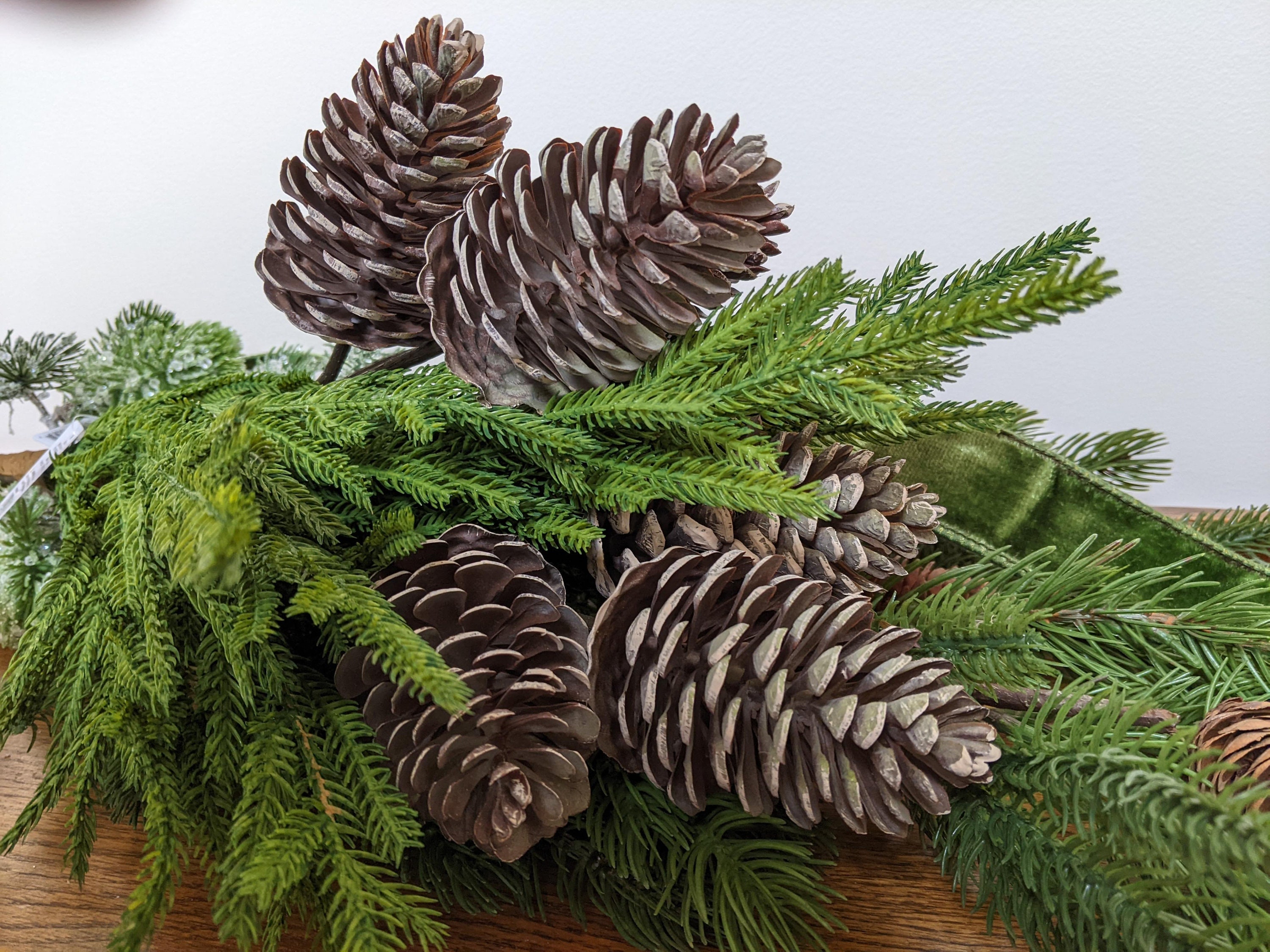 ASSORTED REAL Pine Cones Christmas Weddings tables Decorations Kraft 38  cones $49.00 - PicClick AU