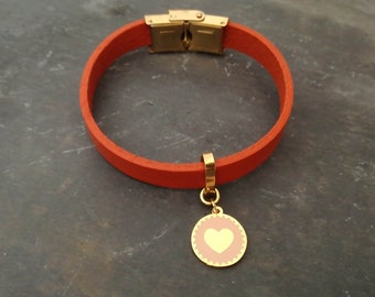 Stainless Steel and Leather Bracelet Golden Stainless Steel Clasp Light Red Leather Stainless Steel Golden and Pink Round Pendant with Heart