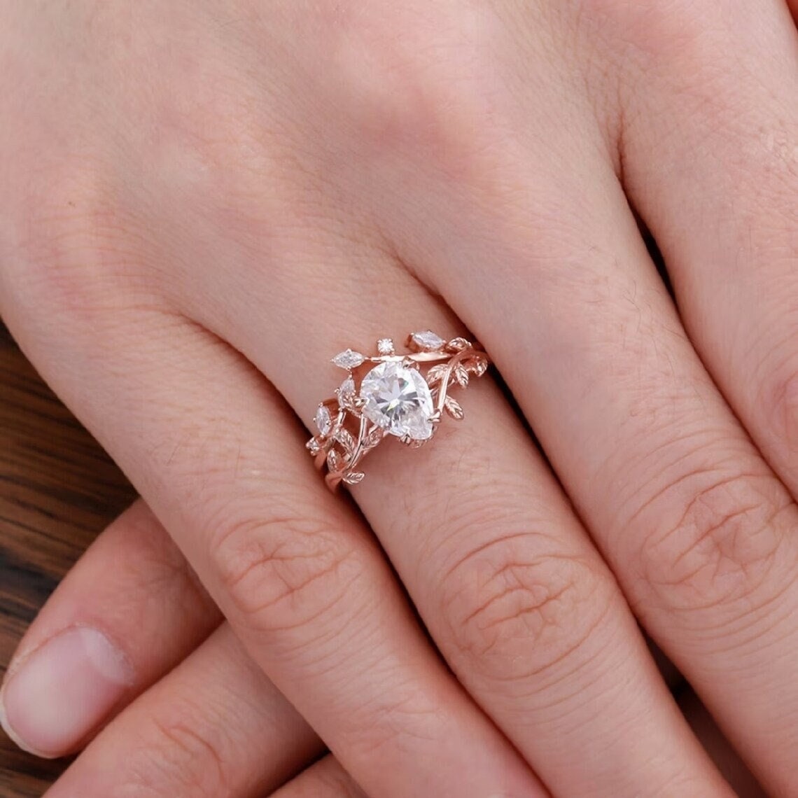 Pear Cut Moissanite Engagement Ring Set 14K Gold Vintage Ring Set Moissanite Wedding Ring Set Bridal Ring Set Natural Leaf Branch Ring