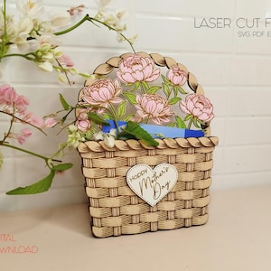 Happy Mother's Day portemonnee cadeaukaarthouder lasergesneden bestanden Rieten mand met wilde bloemen Cadeau voor moeder Digitale download