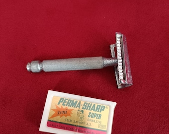 Vintage razor for shaving