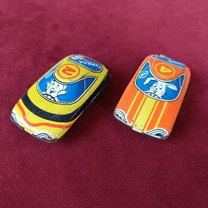 ヴィンテージ子供用車、2台。