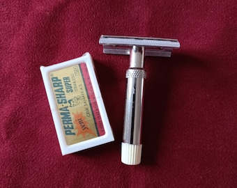 Vintage razor for shaving,shaving kit