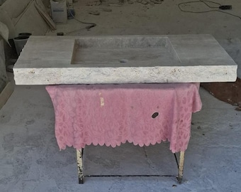 Lavabo de travertino a medida para la señorita Suzanne, 90x45x12,7 cm.