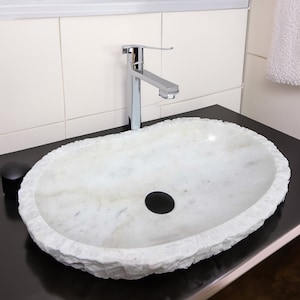 Vask i vit marmor, Verticel Split Design Vessel, handgjort tvättställ i 100 % natursten
