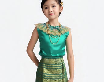 Thai Traditionelles Outfit Set – Vintage Satin Oberteil und Rock für Mädchen