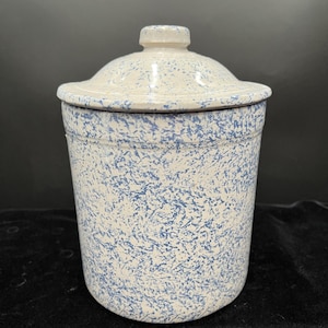 Spongeware covered canister, blue speckled in color by Western Stoneware. Great condition. FREE SHIPPING.
