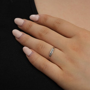 Beautiful custom name rings • Slimming custom rings • Bridesmaid gifts • Custom stacking rings • Baby name mom gifts • Mother gifts