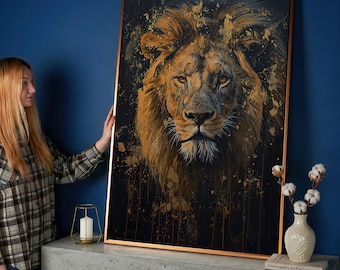 Stampa su tela con ritratto di leone dorato, ideale per ambienti scuri, con immagine di un maestoso animale selvatico.