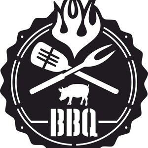Peut inclure: Illustration en noir et blanc d'un cochon, d'une spatule et d'une fourchette croisées. L'image est placée dans un cercle noir avec une flamme blanche au-dessus des ustensiles croisés. Le texte "BBQ" est sous les ustensiles croisés.