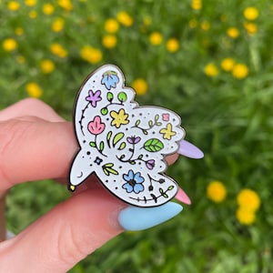 Peace White Dove Enamel Lapel Pin, Ukrainian Symbol of Peace, Bird Lovers Gift, Symbol of Freedom Lapel Pin, Mother&#39;s Day Gift