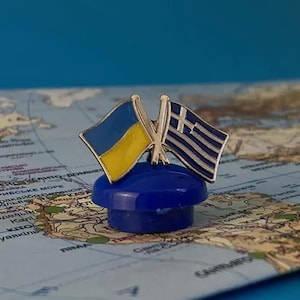 Flags of Greece and Ukraine Badge, Flags Lapel Pin, Patriotic Gift for Ukrainians Abroad, Friendship Pin, Dual Flag Pin for Collectors