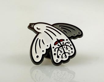 White Bird Pin, Cute Enamel Bird Pin, Nature Lover Accessory, Minimalist Pin for Jacket, Small Gift for Women, Cute Pin, Gift for Her