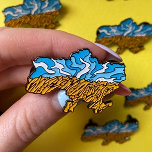 Ukraine Map Pin, Ukrainian Flag Colors Lapel Pin, Blue and Yellow Brooch, Support Ukraine Badge, Patriotic Gift, Ukrainian Independence Day