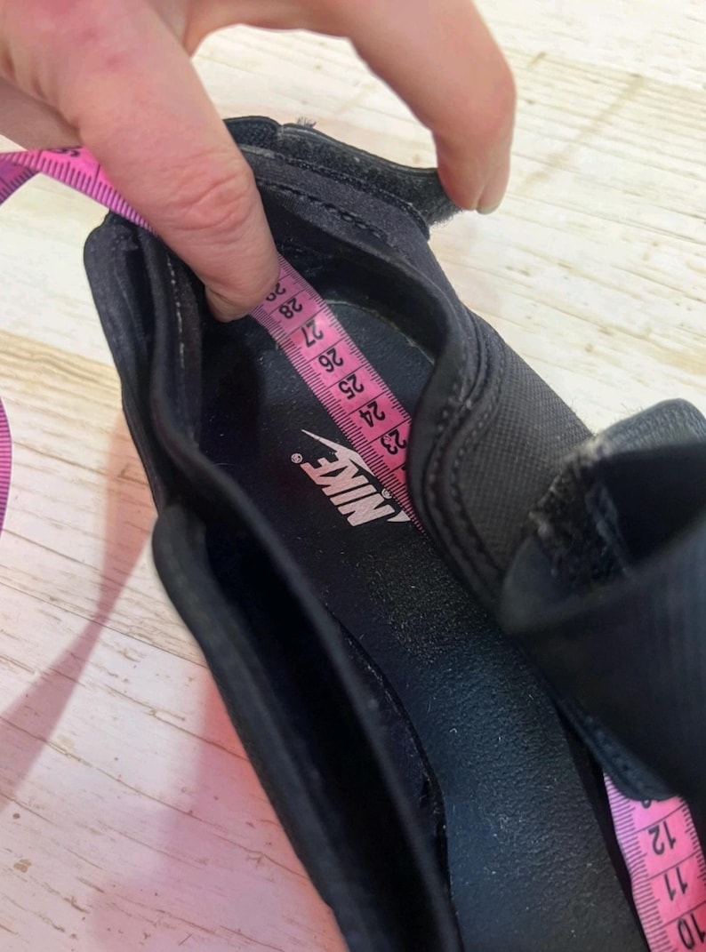 Vintage 2005 Nike Air Rift Sneakers – US 10 – Made in Indonesia – Rare Collector’s Pair image 14