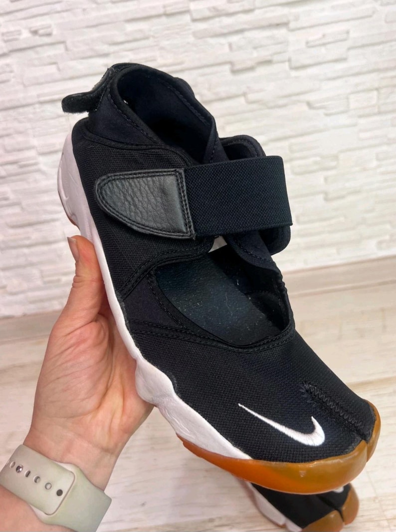 Vintage 2005 Nike Air Rift Sneakers – US 10 – Made in Indonesia – Rare Collector’s Pair image 8