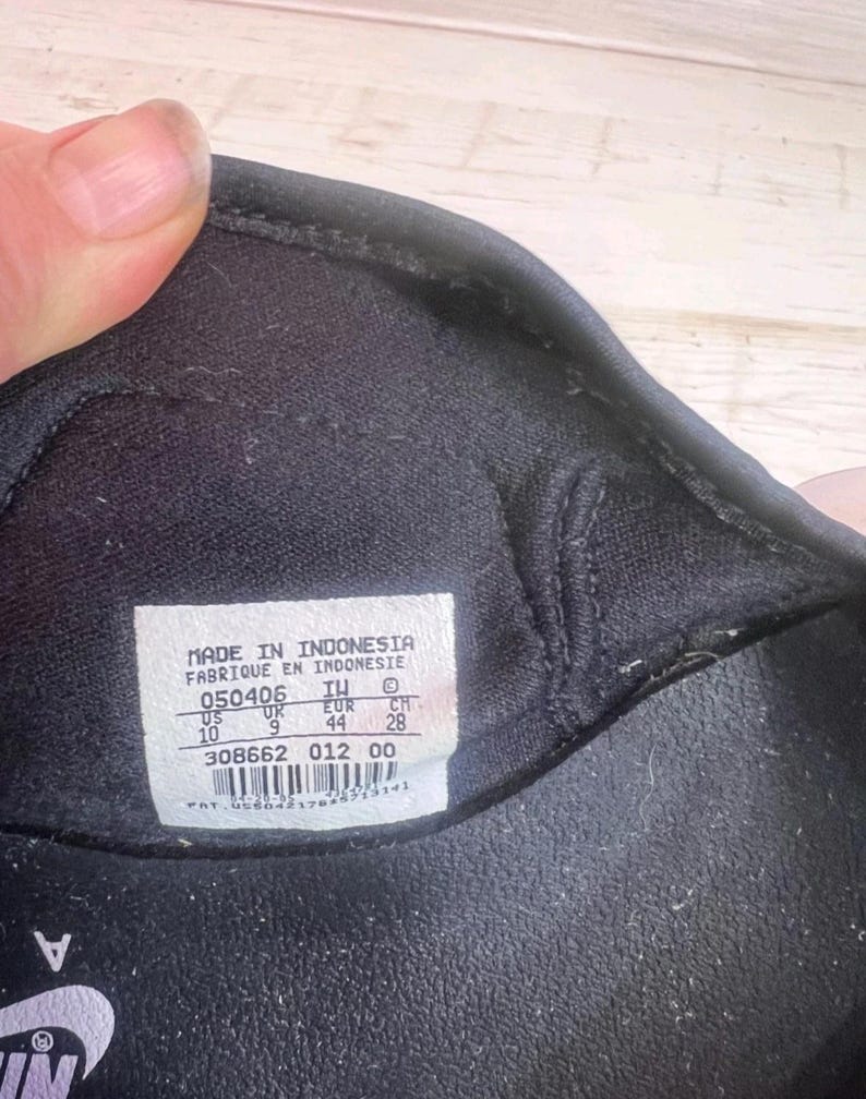 Vintage 2005 Nike Air Rift Sneakers – US 10 – Made in Indonesia – Rare Collector’s Pair image 13