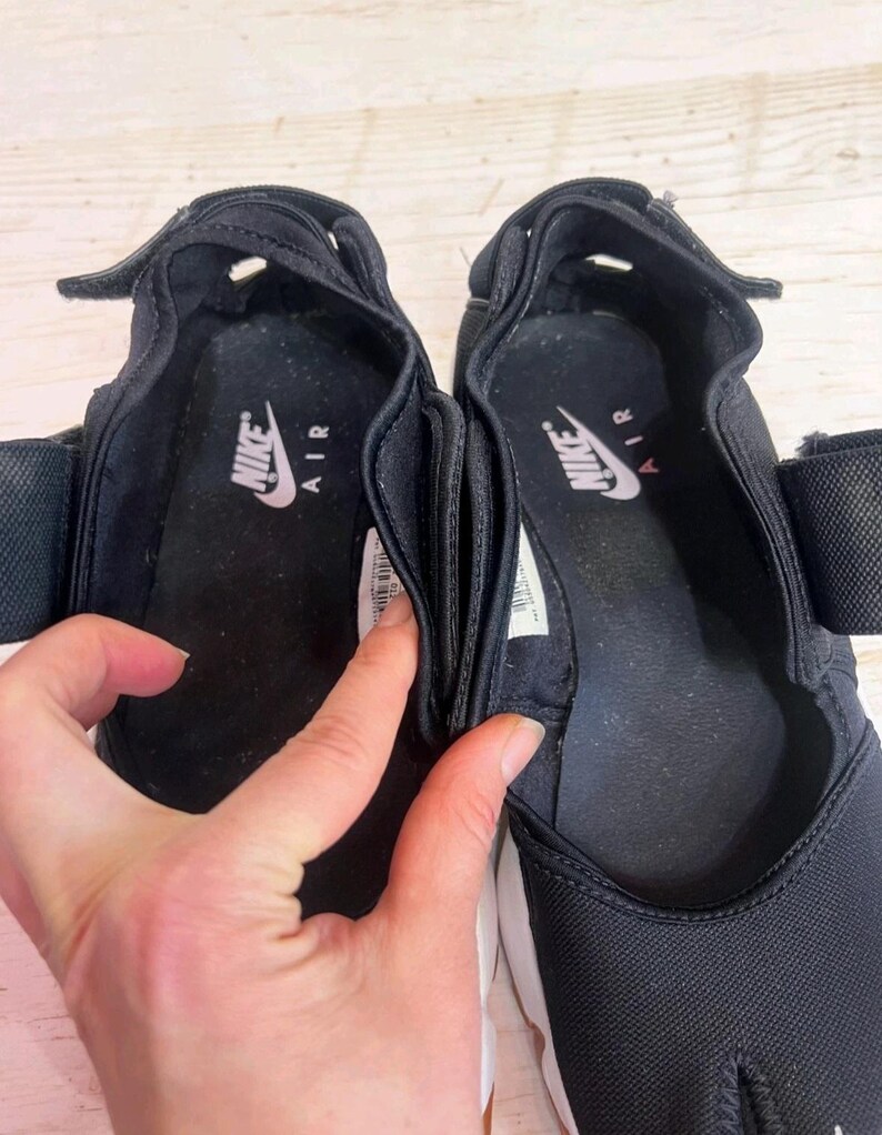 Vintage 2005 Nike Air Rift Sneakers – US 10 – Made in Indonesia – Rare Collector’s Pair image 12