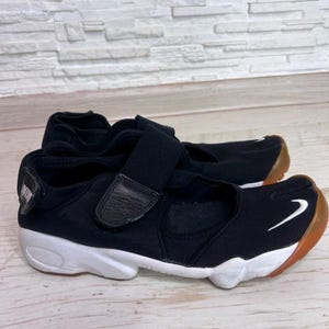 Vintage 2005 Nike Air Rift Sneakers – US 10 – Made in Indonesia – Rare Collector’s Pair image 5