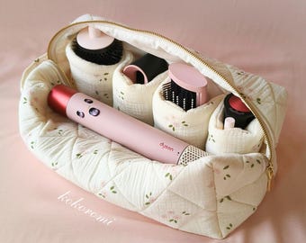 Bolsa de viaje Airwrap, estuche Dyson rosa con estampado floral, estuche acolchado para herramientas de peluquería Coquette, organizador de maquillaje grande, hecho a mano por Kokoromi