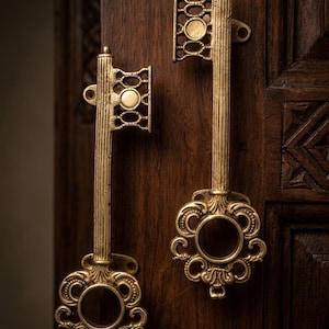 Handgjorda dörrhandtag i gyllene mässing för nyckelskåp: Stora 25 cm | lyxigt utseende | par