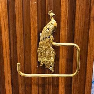 SHOBIXX - Porta carta igienica in ottone con motivo a pavone, portaoggetti per il bagno, porta fazzoletti a parete, organizer decorativo per il bagno, porta carta igienica