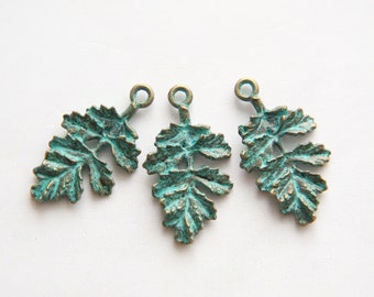 3 x Verdigris Leaf Charms Bronze Patina Leaves Jewellery Making Supplies Crafts Rustic Pendants Antiqued Gold Green Leaf Charms 31mm x 28mm